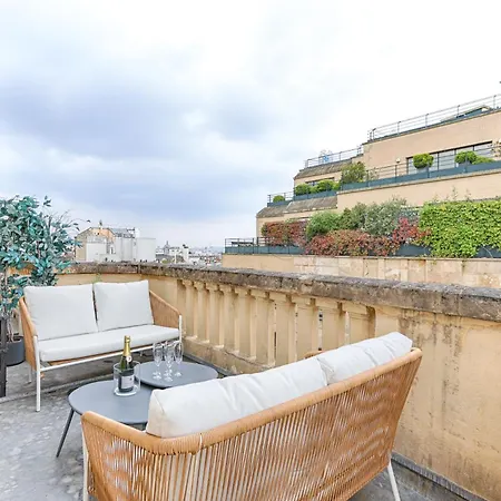 Appartamento De Luxe Avec Terrasse Parigi